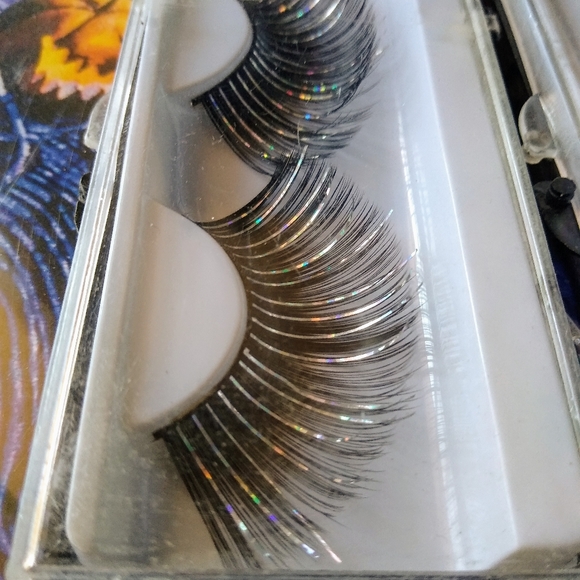 5/$13 NWOT Costume Lashes - Picture 3 of 6